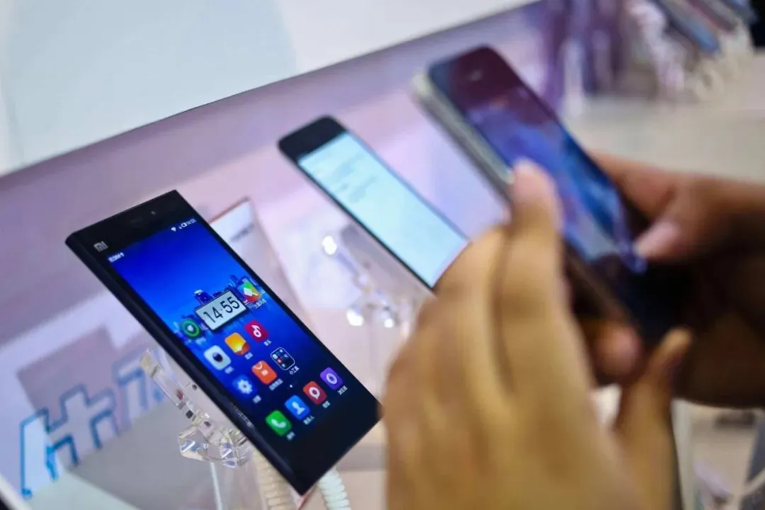 千元机涨价600元,华为趁机抄底?二手市场却意外火爆!