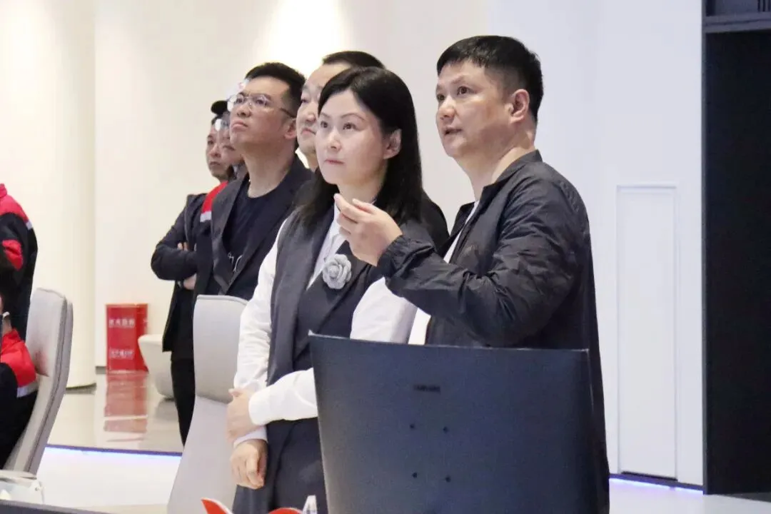 泸州市市场监管局局长路敦琴一行莅临冶控集团鑫阳基地考察调研