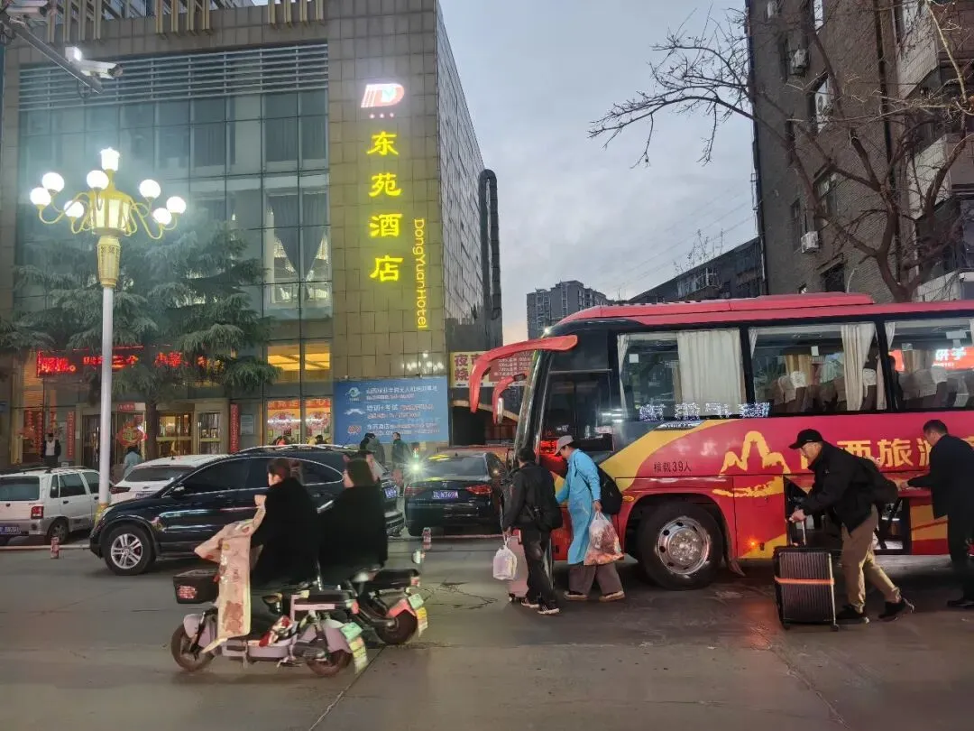 东苑酒店:全员营销,拓客增效在行动!
