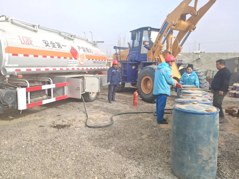 中石油新疆销售为重点工程加满油