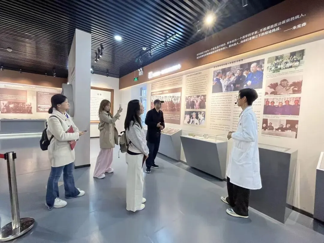 回应市场之需,守护就医温度——我校首期陪诊师培训班举行结业仪式