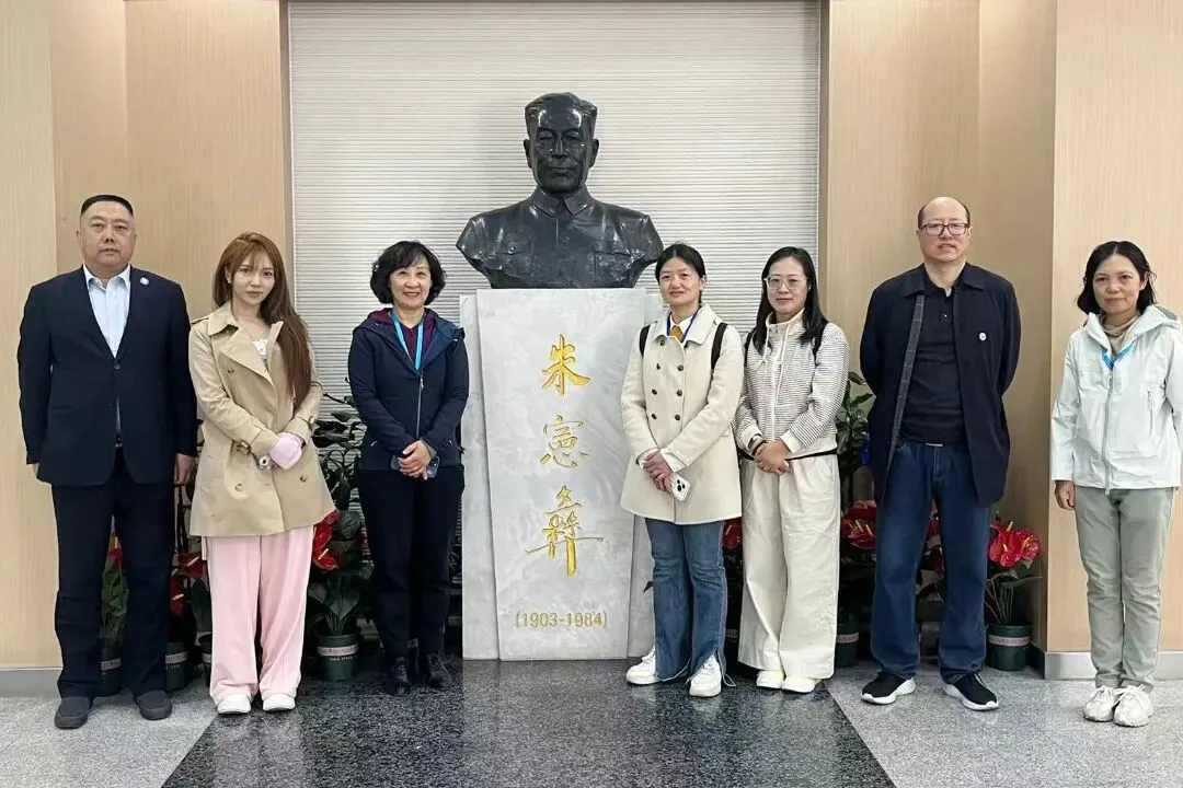 回应市场之需,守护就医温度——我校首期陪诊师培训班举行结业仪式