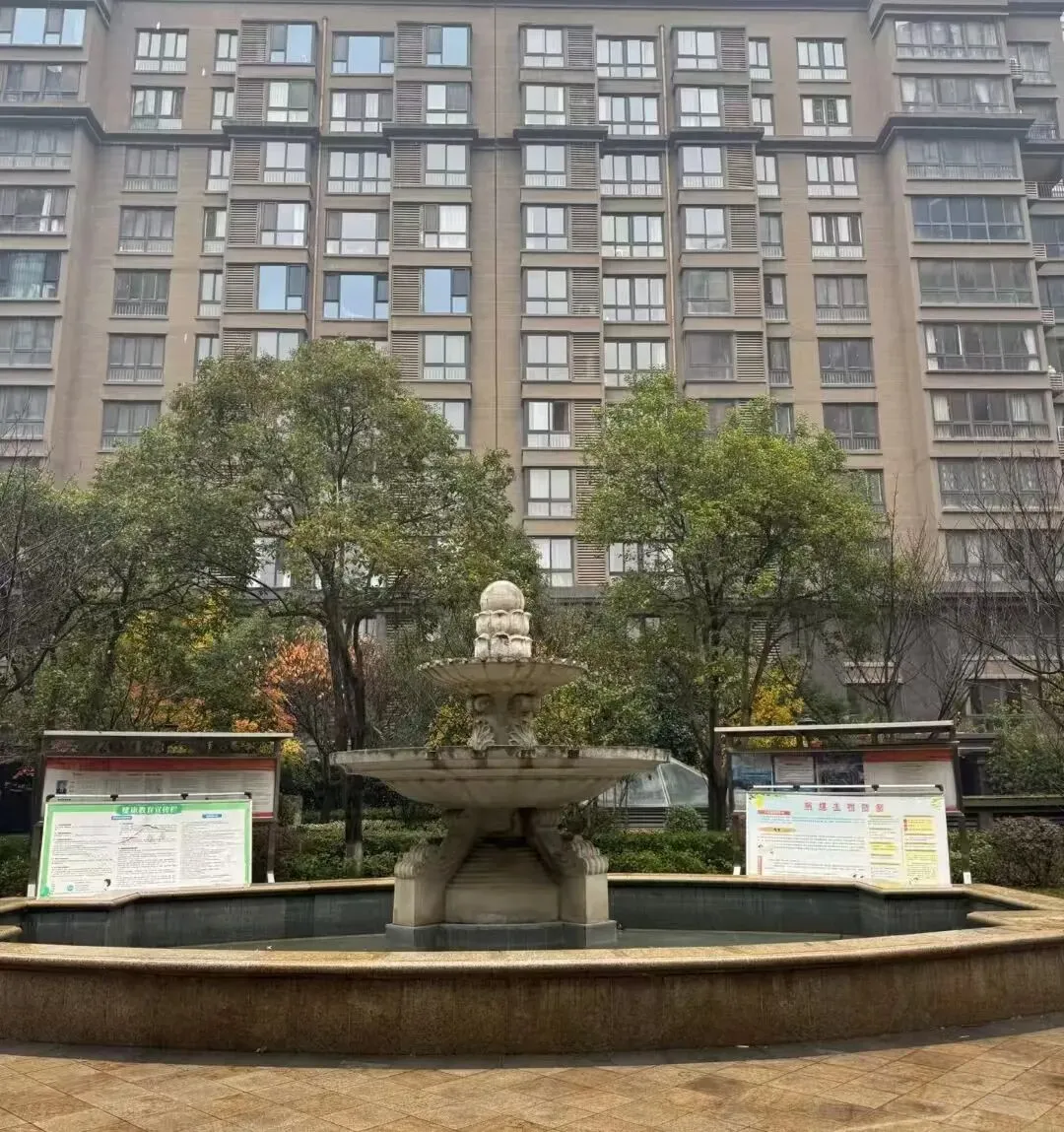 在西安,你的二手房卖不掉,不是市场太差,是你舍不得割那一刀