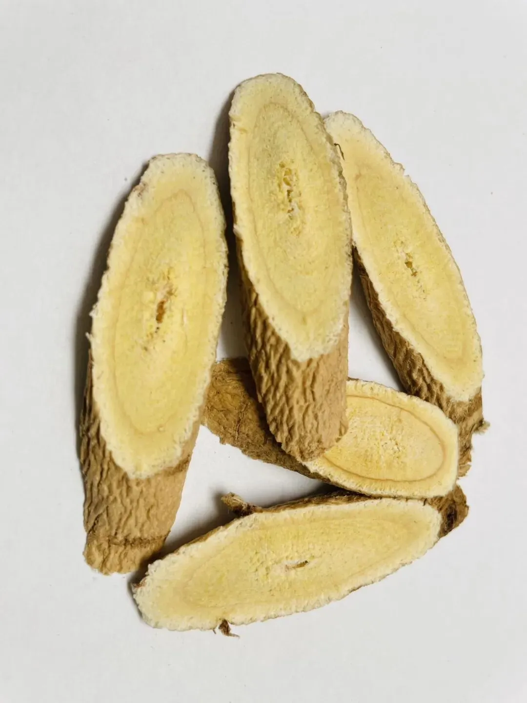 真正的农民是不懂得产品营销的,这几年有一部分不良商家打着助农的旗号,不断消耗农产品在人们心中的地位