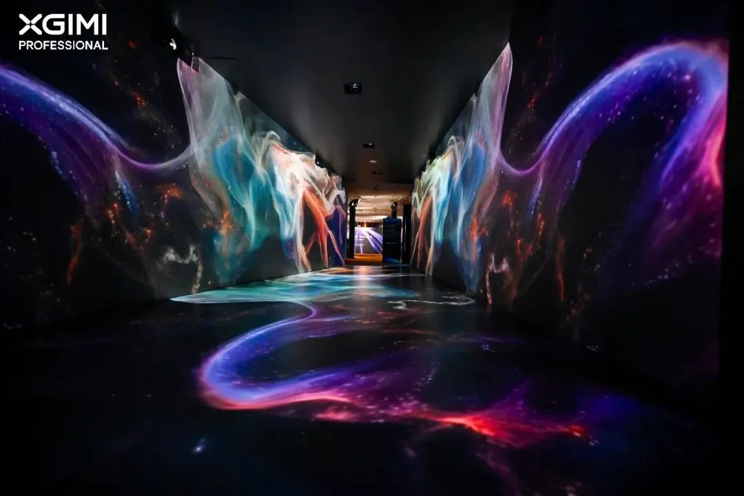 入局工程市场,极米“全系三色激光”战略掀起行业波澜