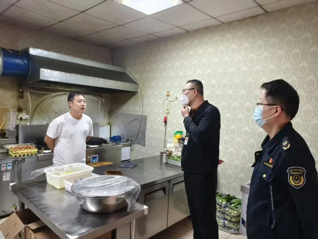 严管网络餐饮,守护舌尖安全 | 岳塘区市场监管局推进网络餐饮食品安全整治专项行动