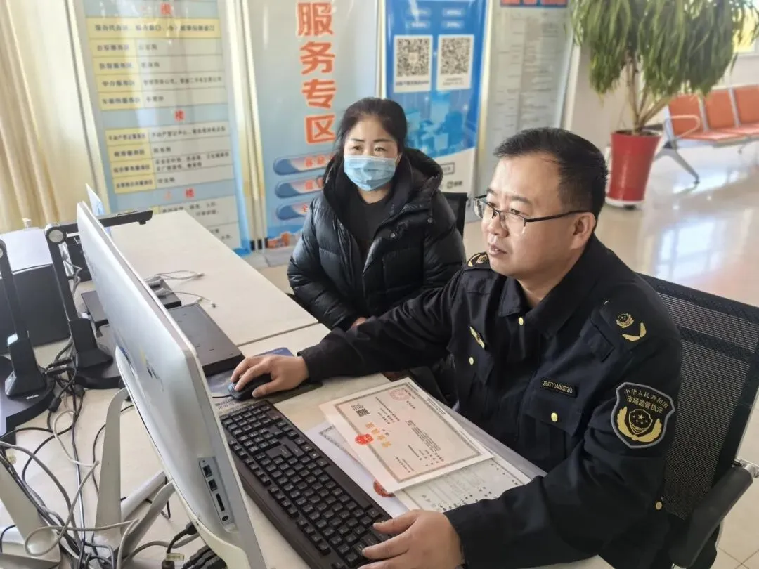 【“春雷”行动】临泽县市场监管局“开办餐饮店一件事”跑出便民利企加速度