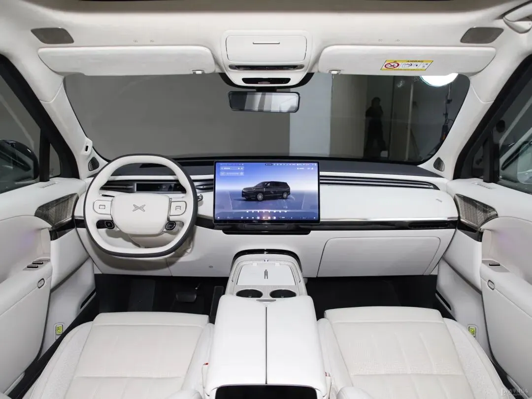 大型SUV市场彻底洗牌!小鹏GX预售39.98万,三零重力座椅,长途舒适直接躺平
