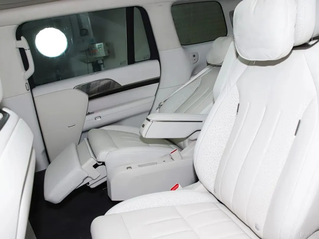 大型SUV市场彻底洗牌!小鹏GX预售39.98万,三零重力座椅,长途舒适直接躺平