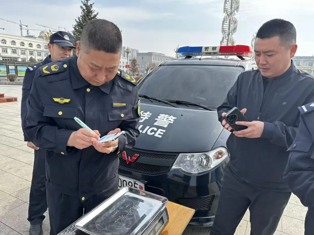 科右中旗市场监督管理局开展“手机变砝码,计量惠民生”宣传活动