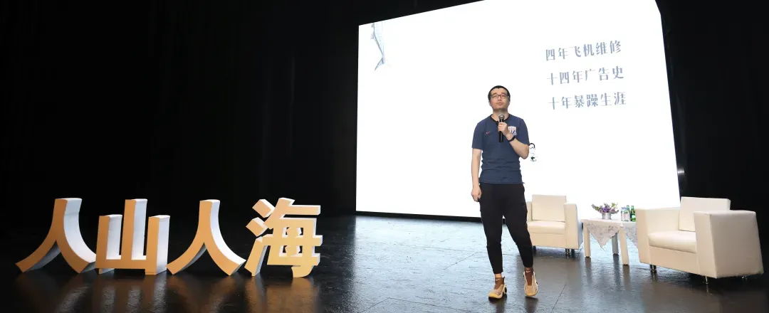 地产营销最蠢一句话,是客户起身要走时那句:“这是我们项目全套资料”