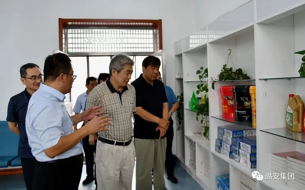 游浩 郭贞红深入集团营销总公司和新闻中心调研指导