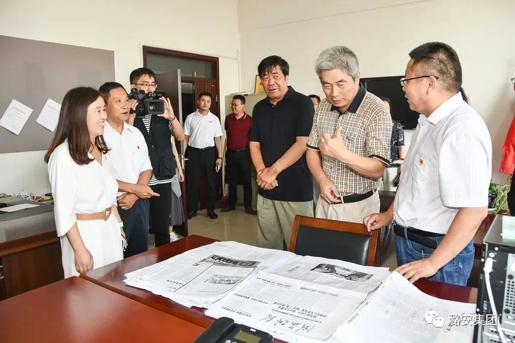 游浩 郭贞红深入集团营销总公司和新闻中心调研指导