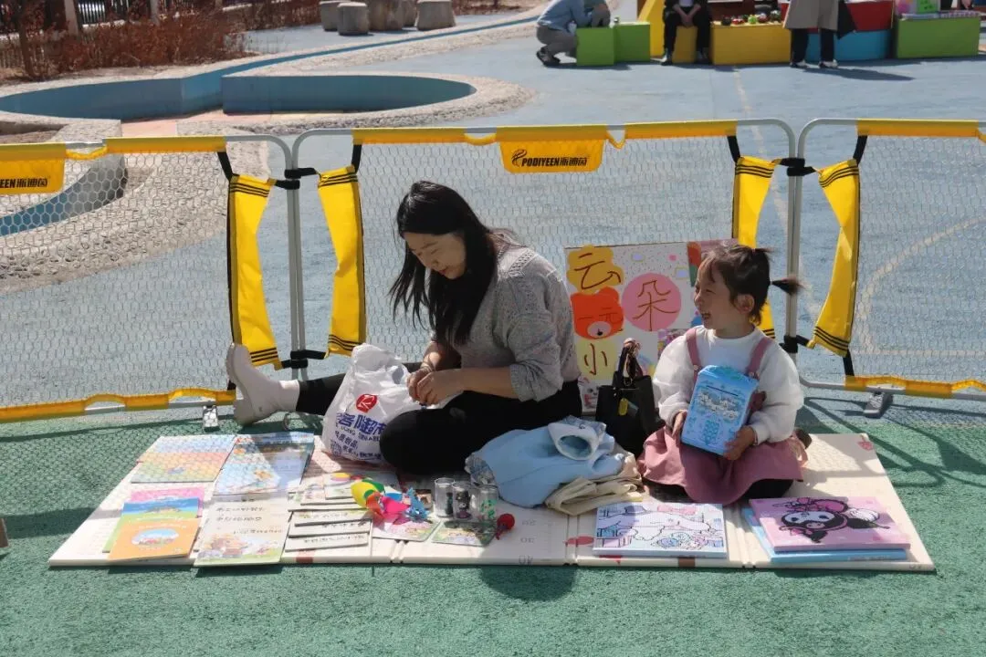 以市集育成长 以好物传温情——“跳蚤市场”里的生活实践活动