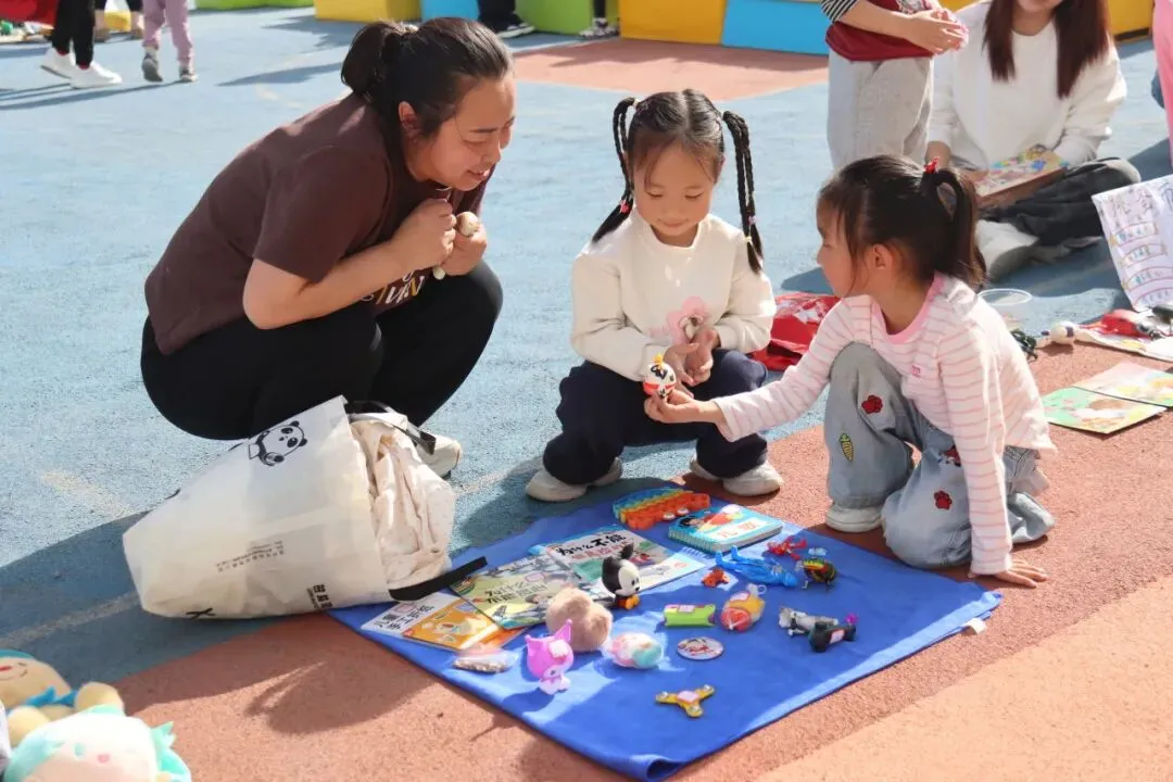 以市集育成长 以好物传温情——“跳蚤市场”里的生活实践活动