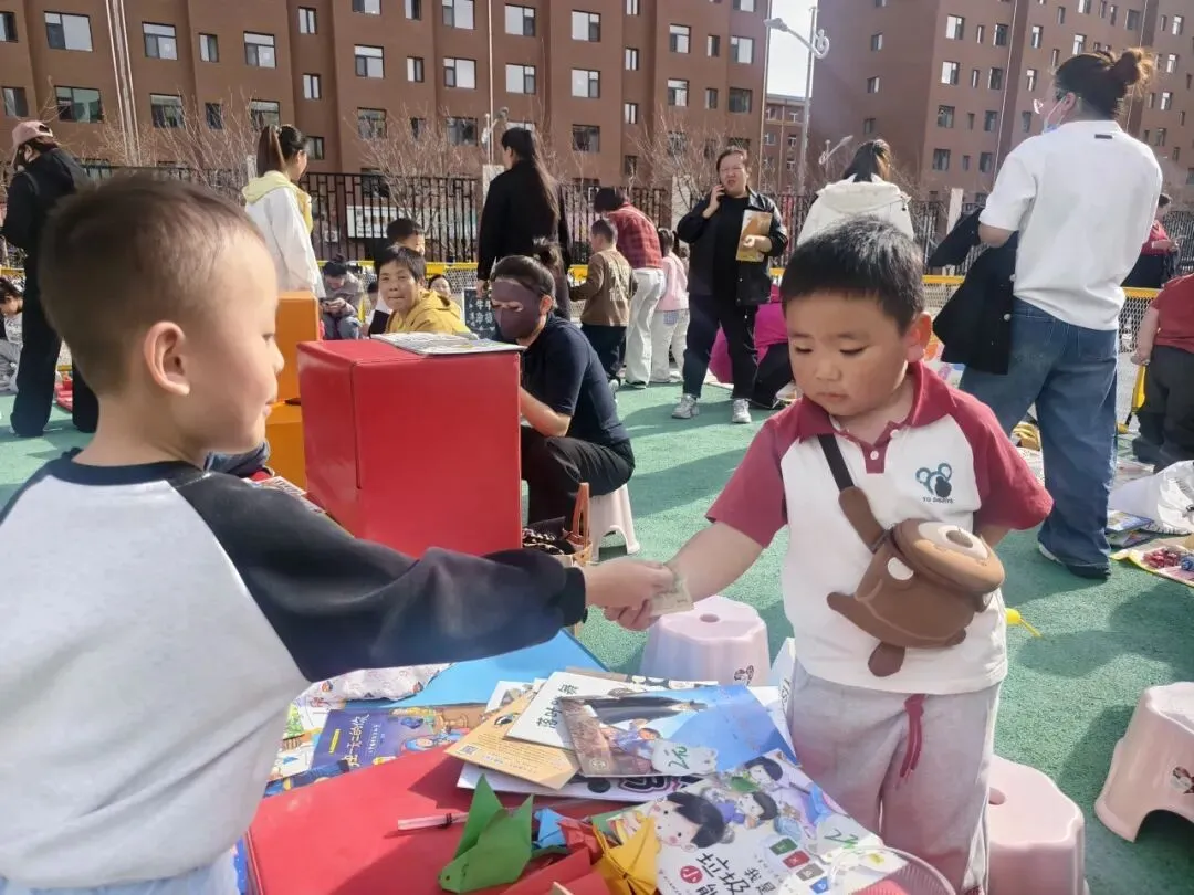 以市集育成长 以好物传温情——“跳蚤市场”里的生活实践活动