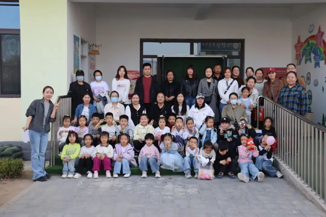 以市集育成长 以好物传温情——“跳蚤市场”里的生活实践活动