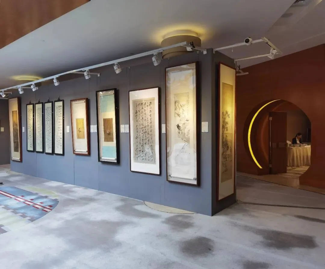 艺术品拍卖未来一个月趋势观察:市场回暖与藏家心态分析