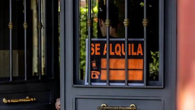 租房市场彻底失控:一套房99人抢,巴塞罗那成最卷战场!