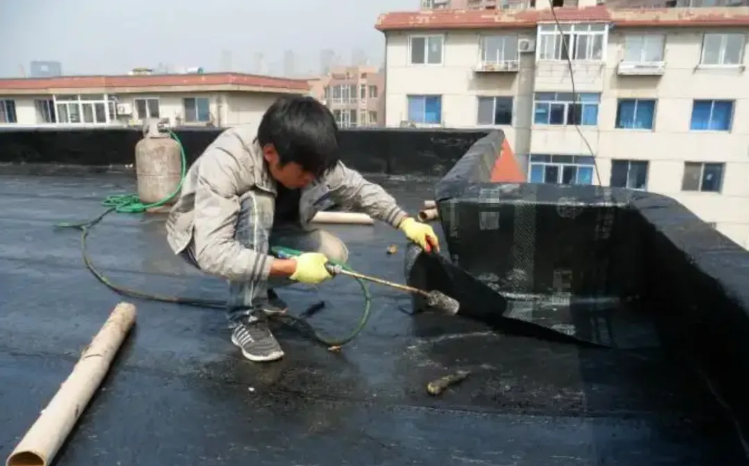 在市场随处可见的“防水补漏帮”,却不靠干活赚钱?套路已被公开