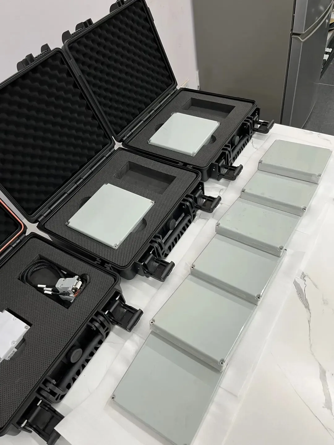 市场风云变化的,都要八阵元,我们正在做,下个月到,为您推荐四阵元的GIM吧,抗干扰+抗诱骗,价格只有以前的十分之一,单干扰接近120