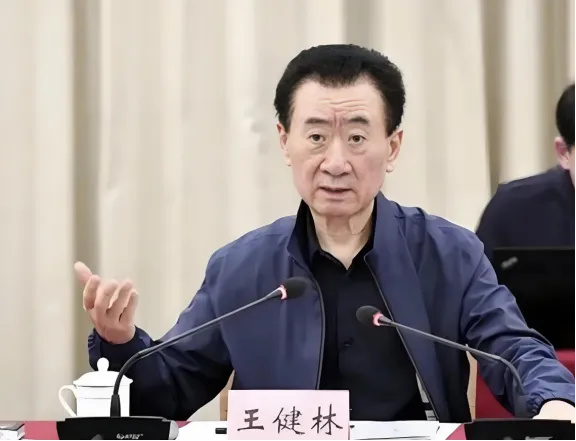 王健林倾其所有守信用,全力偿债应被市场温柔以待