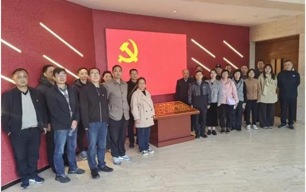 市市场监管局开展“寻访吴地文脉 感受乡村新貌”主题党日活动