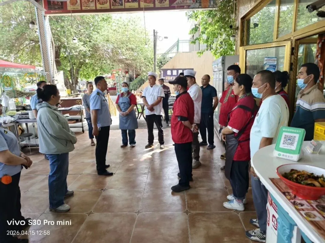 火焰山镇联合高昌区市场监管局开展市场专项检查