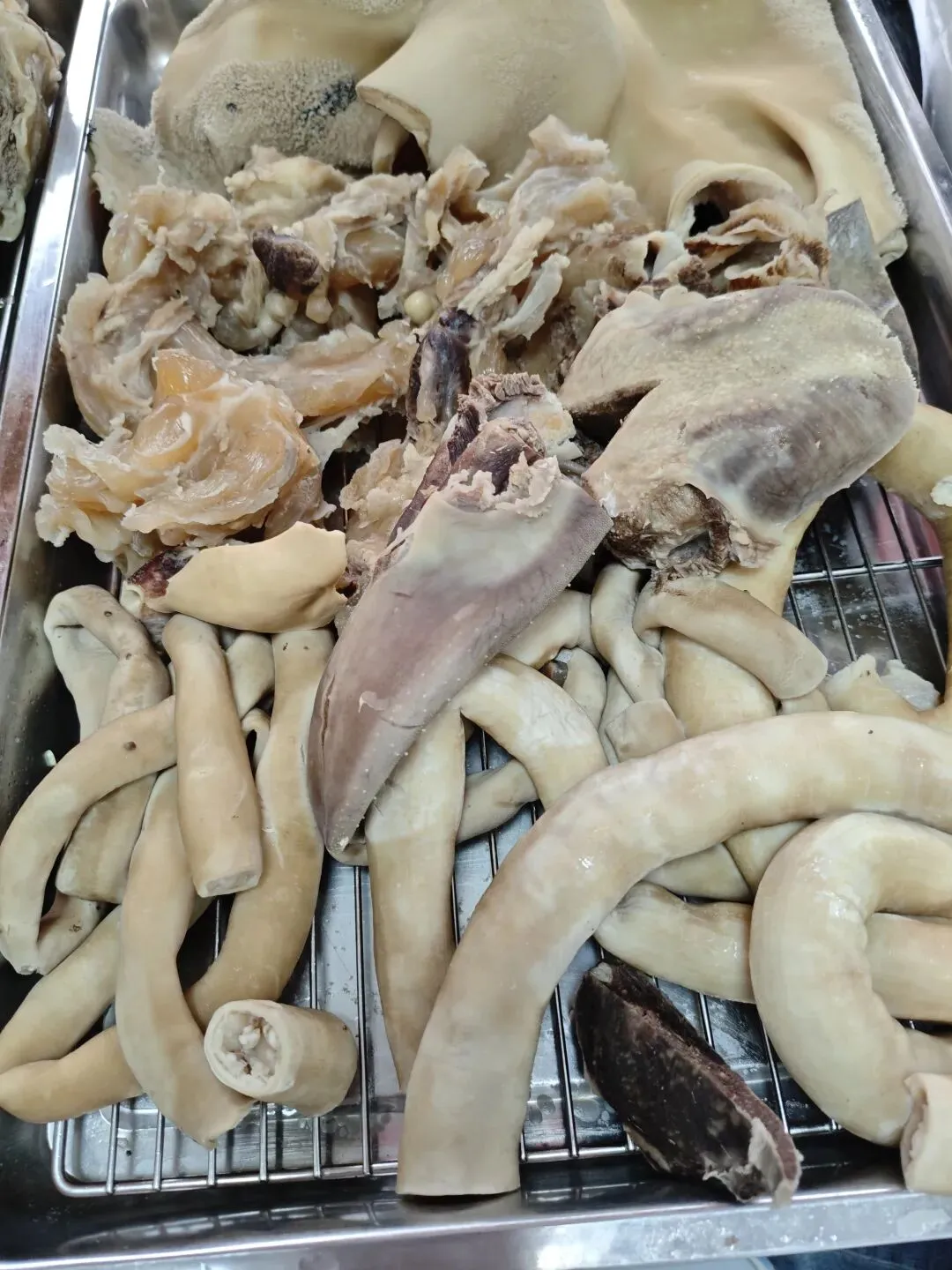 广东湛江,开发区源丰市场旁边的雷州牛腩店,原味,新鲜