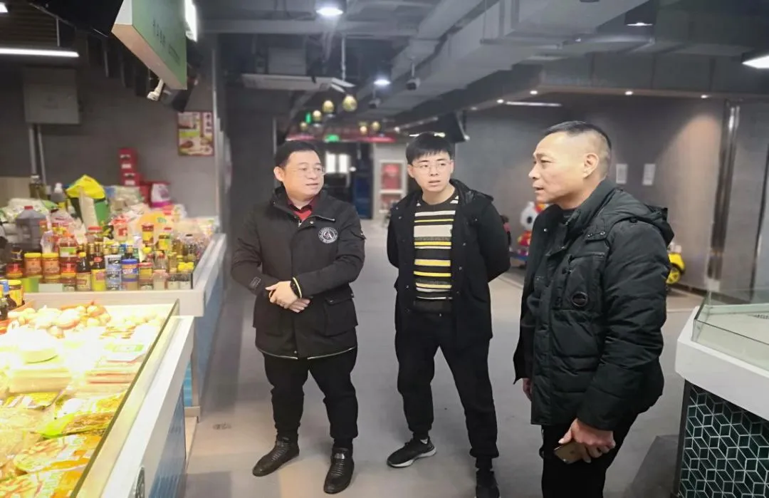 叶克慧率队开展现代菜篮子农贸市场安全检查