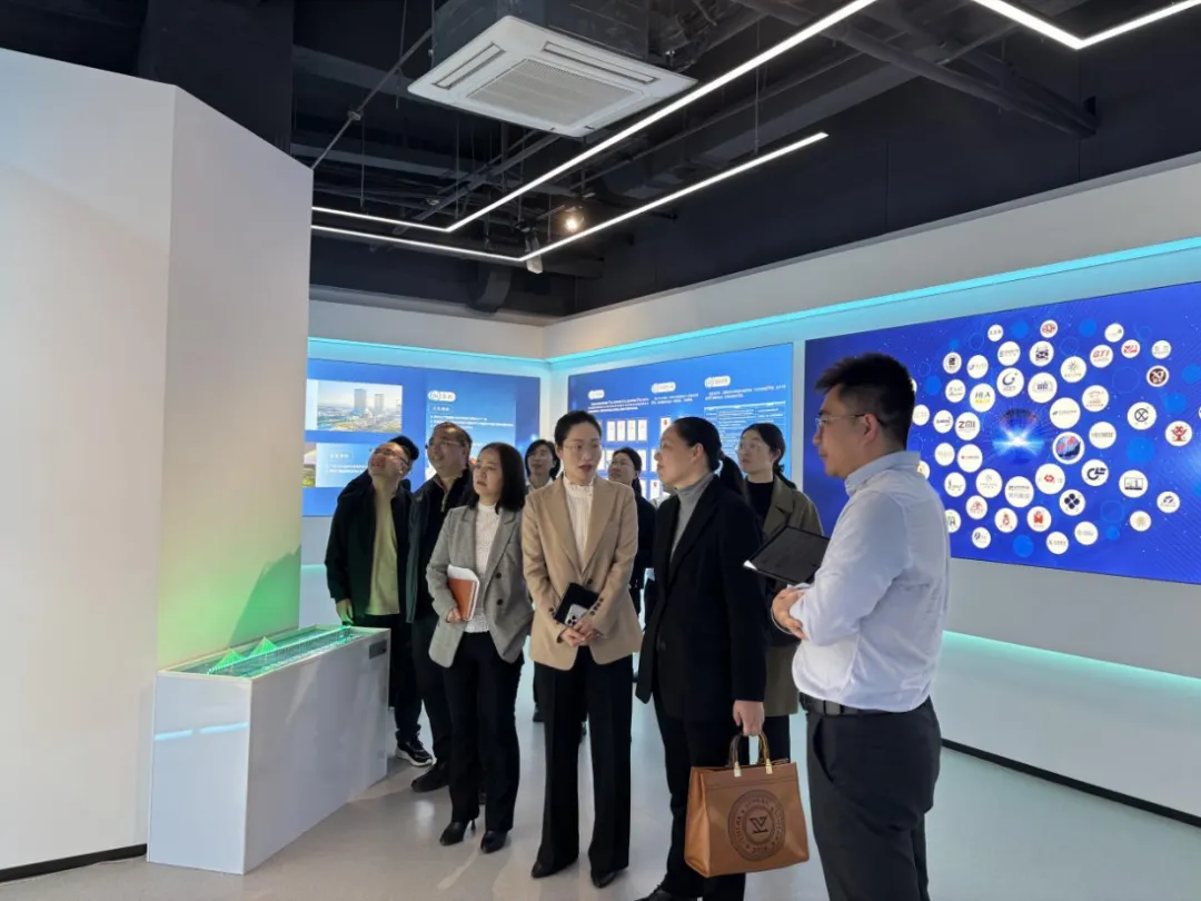 泰州市市场监督管理局知识产权服务处处长张莉一行考察调研集聚区