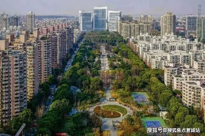 中鹰黑森林 | 中鹰黑森林 (营销中心) 官网 – 2026销售中心 (售楼处)-楼盘欢迎您 – 价格 / 户型 / 地址 / 环境 / 配套 / 交房时间 / 电话