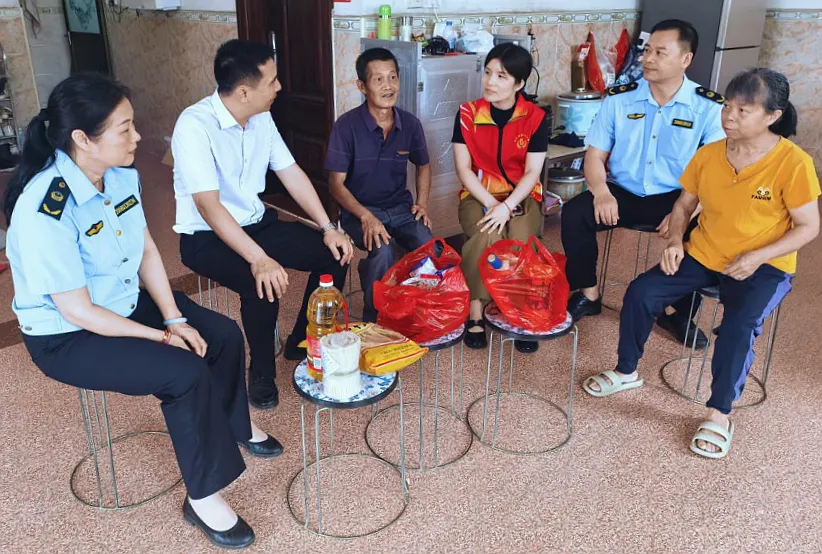 厉行节约 合格备样捐赠献爱心——桂平市市场监管局开展食品抽检合格备份样品捐赠活动