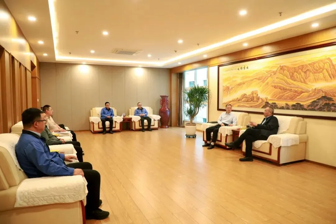 山东能源营销公司鲁西分公司总经理邱青祥一行到薛城能源公司考察交流