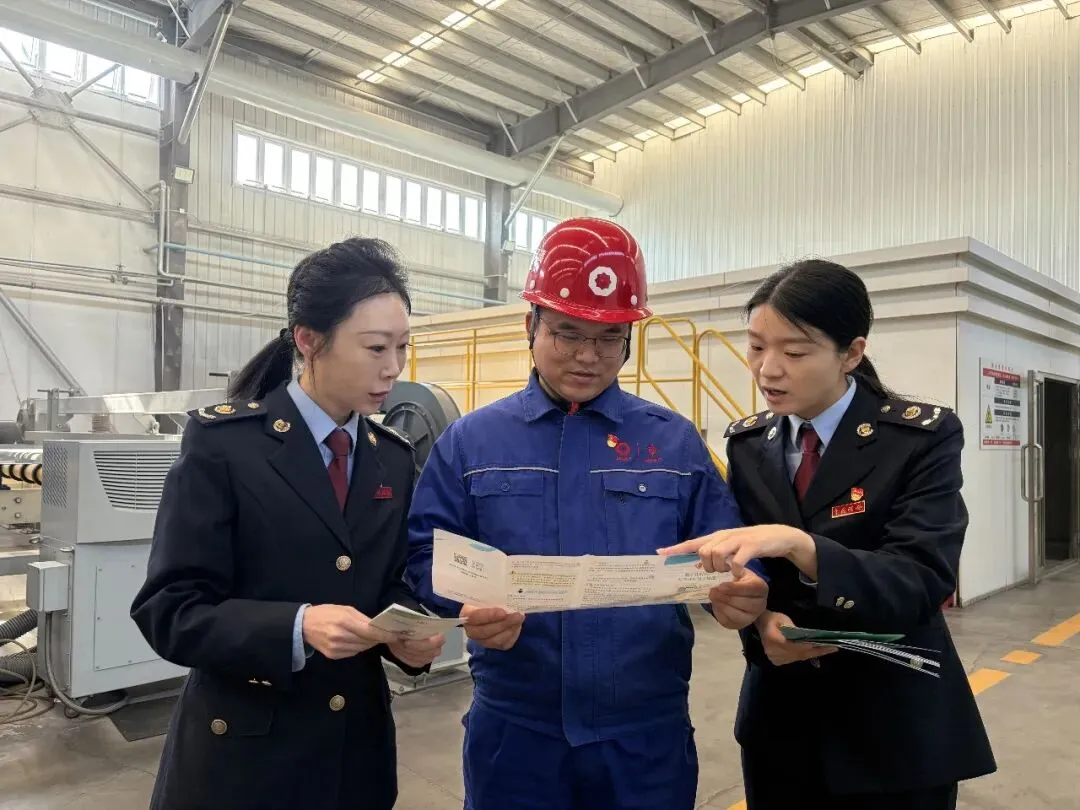 【税收·法治·公平】践税收法治公平 助市场主体发展——佳木斯市税务局开展进企入商宣传服务活动(一)