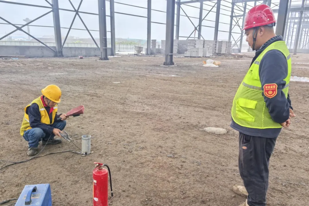 保税区建筑市场综合检查:专家护航,安全感拉满