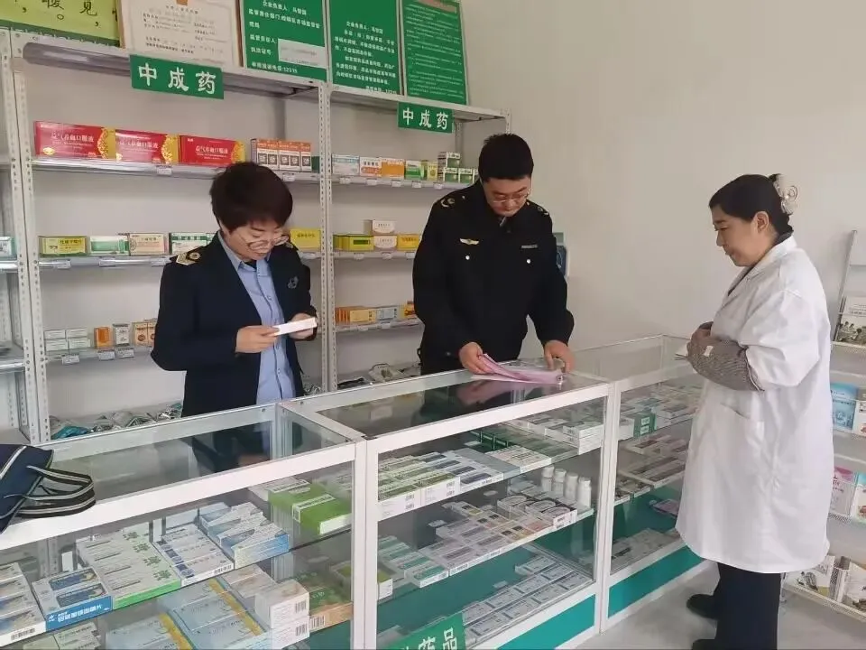 深化“清源”行动——大寨市场监管所开展基层医疗机构药械安全专项检查