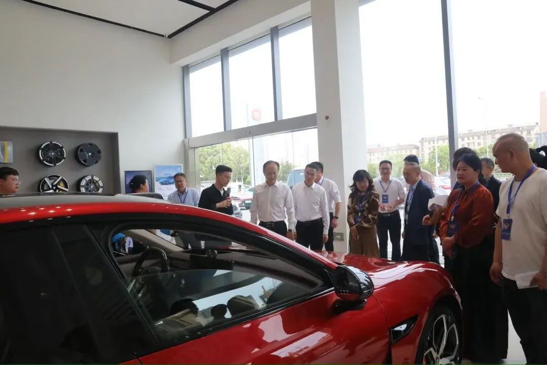 新建区政协组织开展汽车营销服务调研视察