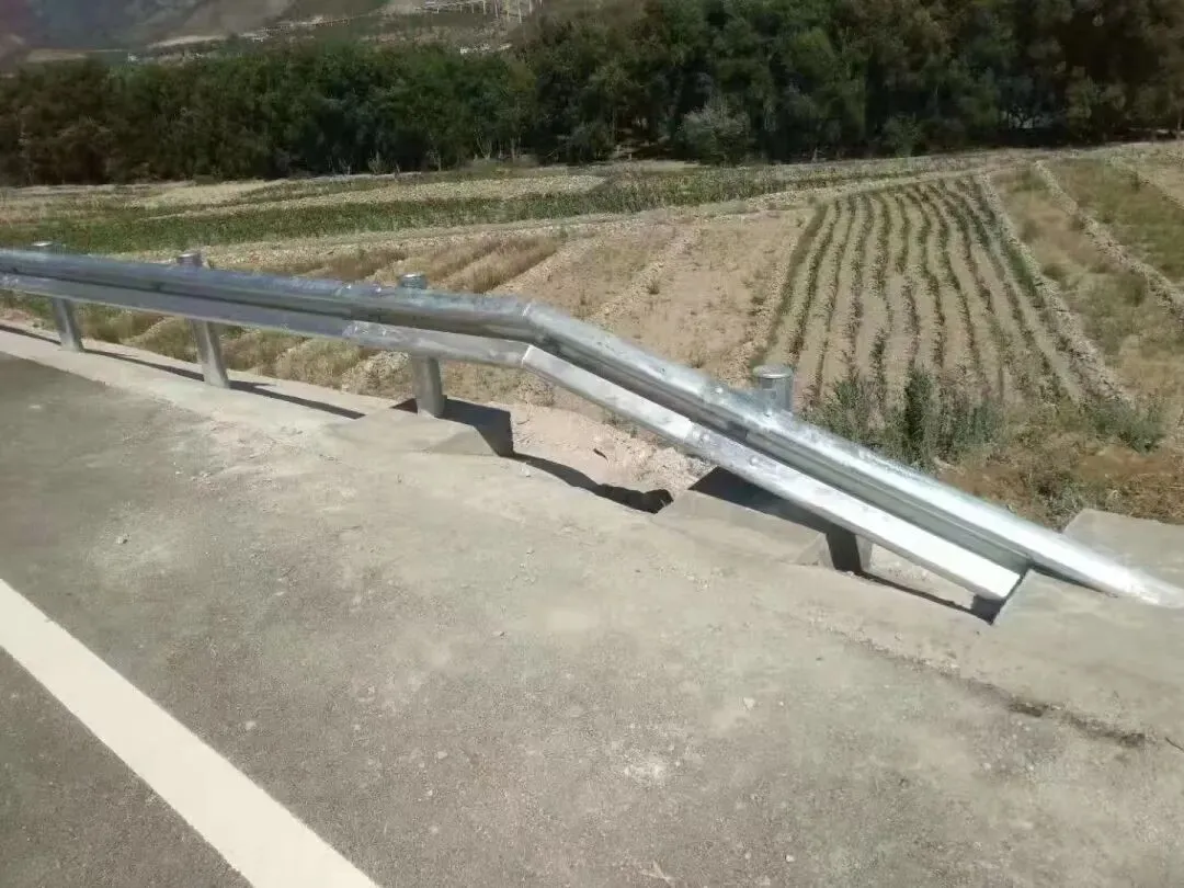 波形护栏详细规格、材质、适用路段及市场报价大全