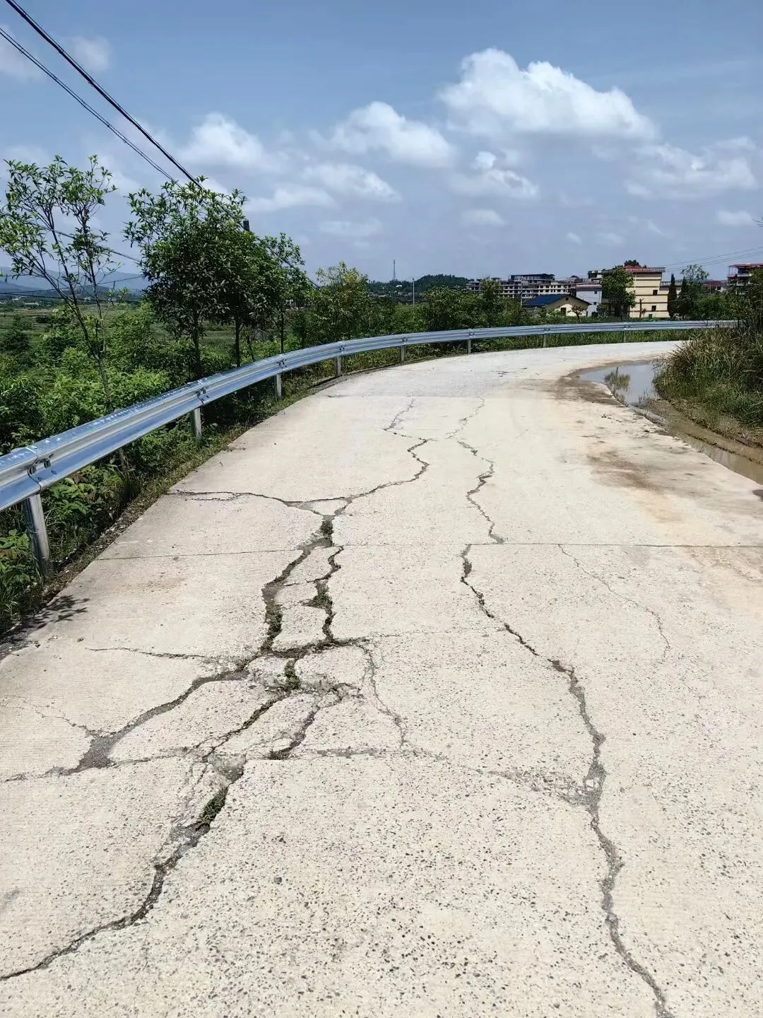 波形护栏详细规格、材质、适用路段及市场报价大全