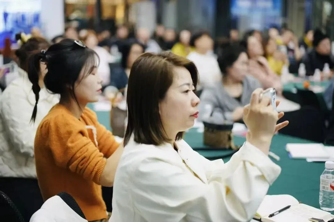 风锐视觉&五联商业 | 陈列搭配营销内训圆满落幕,100+品牌共赴增长之约!