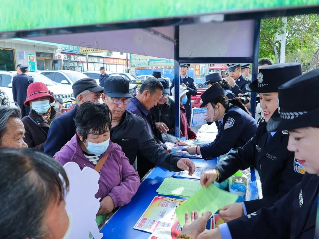 新疆和硕:宪法宣传进市场 法治理念入民心