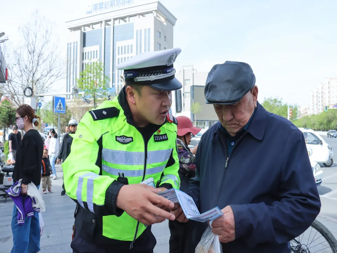 新疆和硕:宪法宣传进市场 法治理念入民心