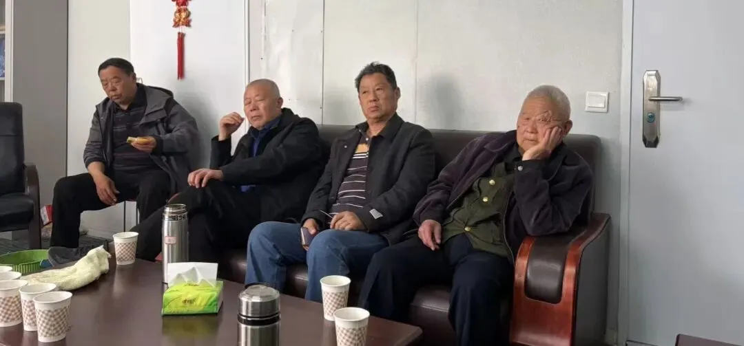 聚智共谋兴古镇 涵养市场焕生机——圣泉古镇盘活市场座谈会召开//王于侠(安徽萧县)