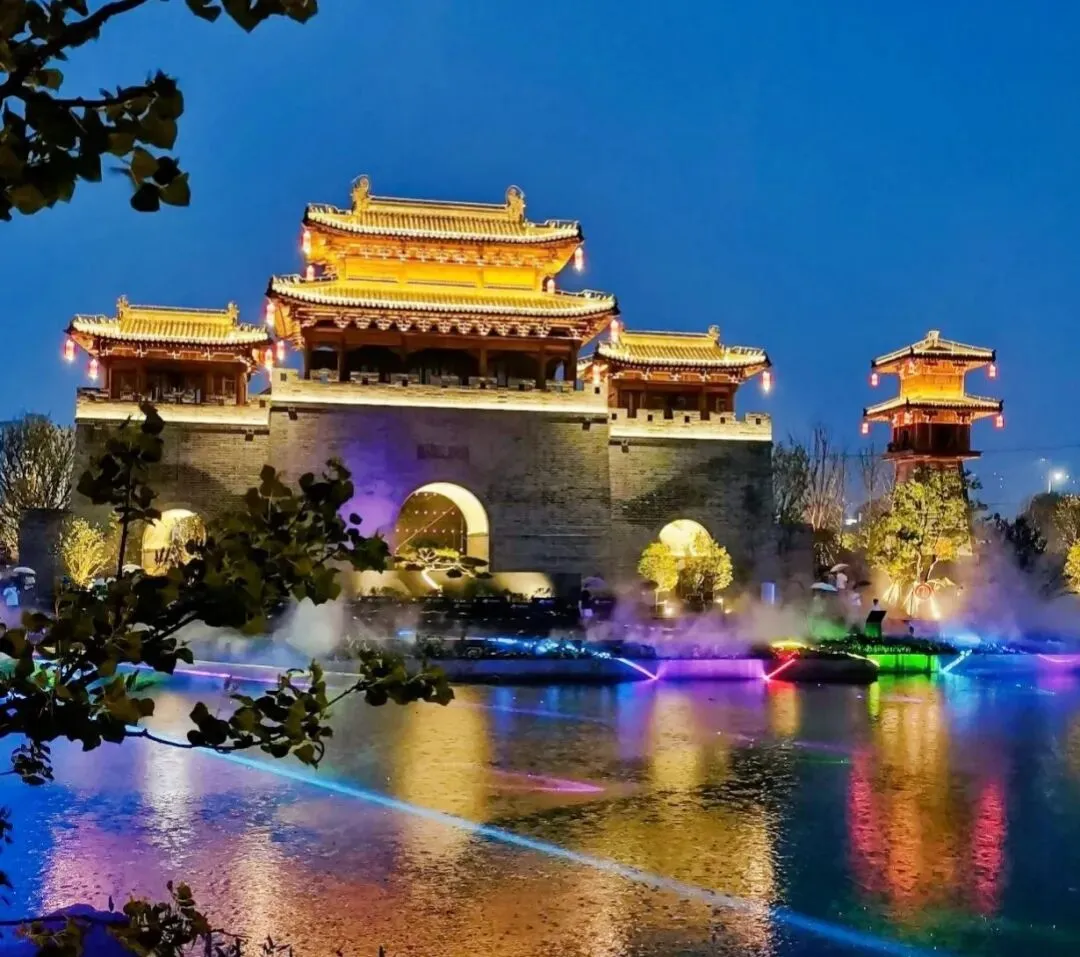 聚智共谋兴古镇 涵养市场焕生机——圣泉古镇盘活市场座谈会召开//王于侠(安徽萧县)