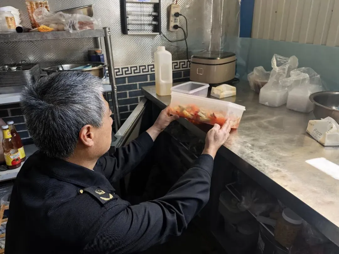 净化网络环境 守护舌尖安全——九隆市场监督管理所重拳整治网络餐饮
