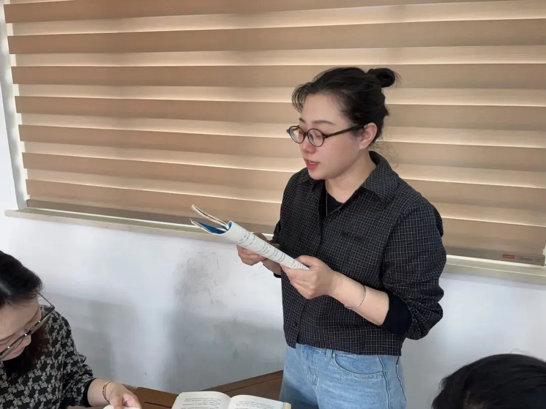 品读经典 润泽人生|市场小学“青藤书院”啃读坊四月份教师啃读活动