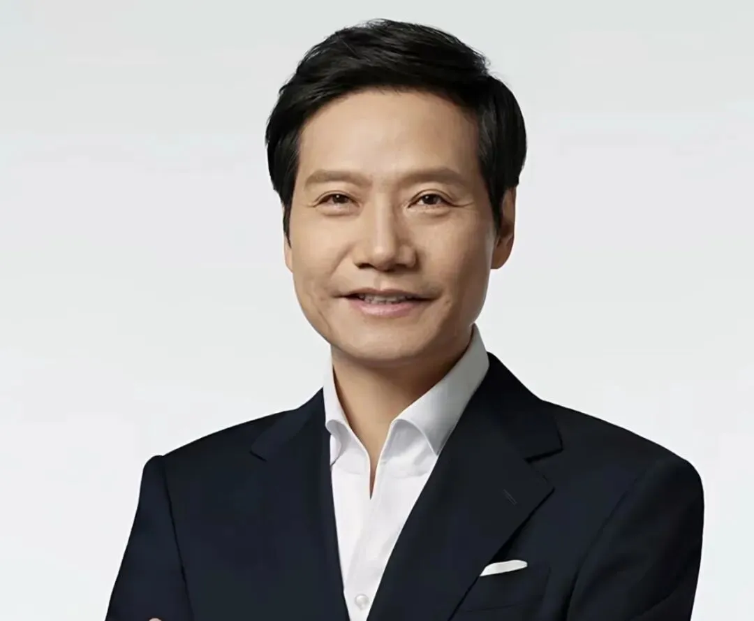 只靠营销不拼产品?雷军怒斥是友商阴谋,这场攻防战到底谁在撒谎?