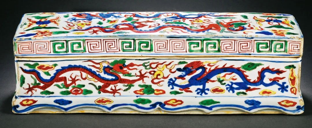 万历青花五彩:藏家私藏内幕曝光,其市场价值被严重低估