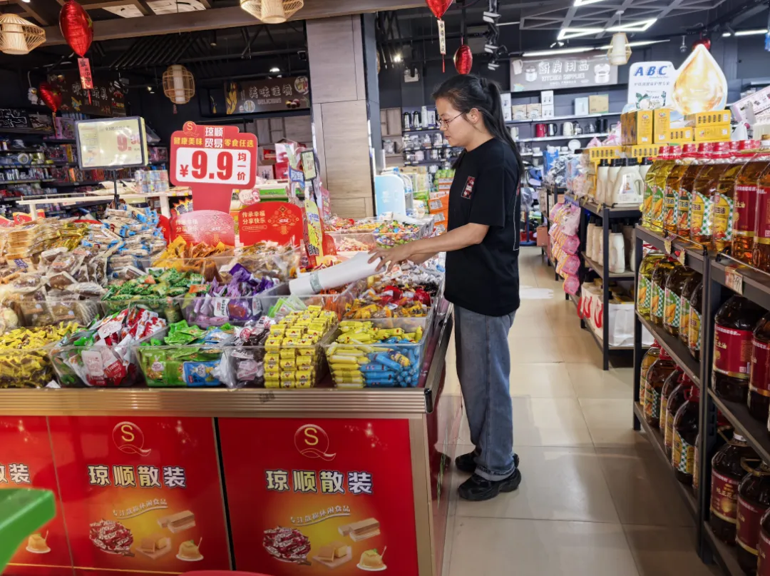 琼中县市场监管局开展“三月三”宾馆酒店价格及食品安全监管工作